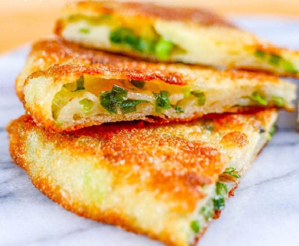 Pan Fried Green Onion Pancakes / 葱油饼